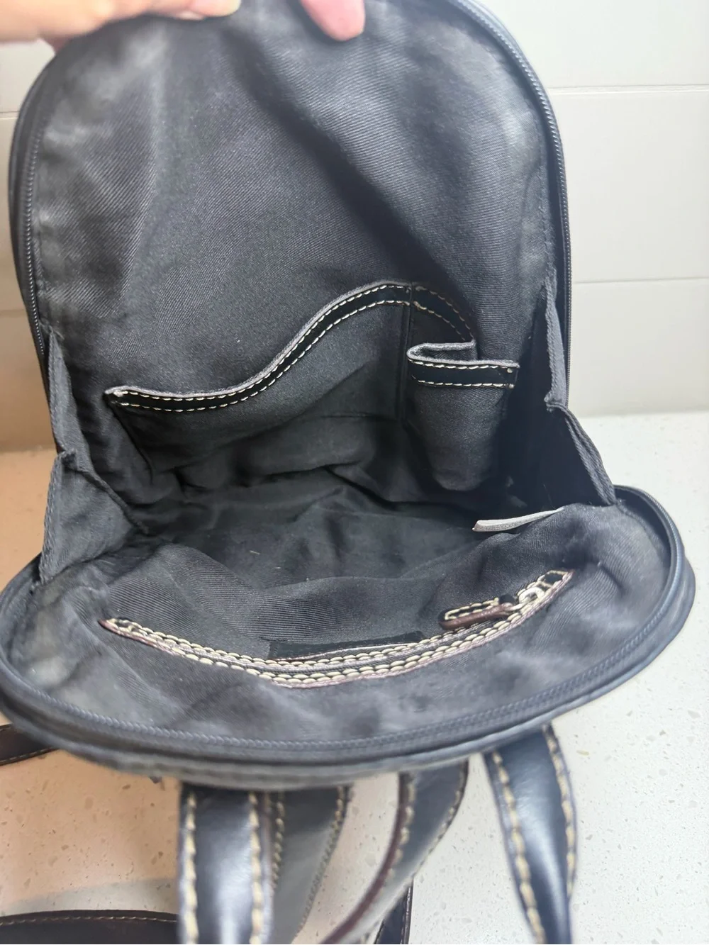 St John’s Bay Vintage Black Genuine Leather Backpack Purse Y2K 90s minimalist